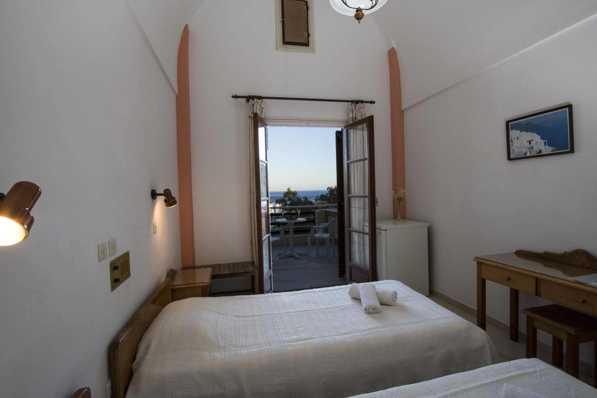 Hotel Adonis (Adults Only) Kamári Zewnętrze zdjęcie