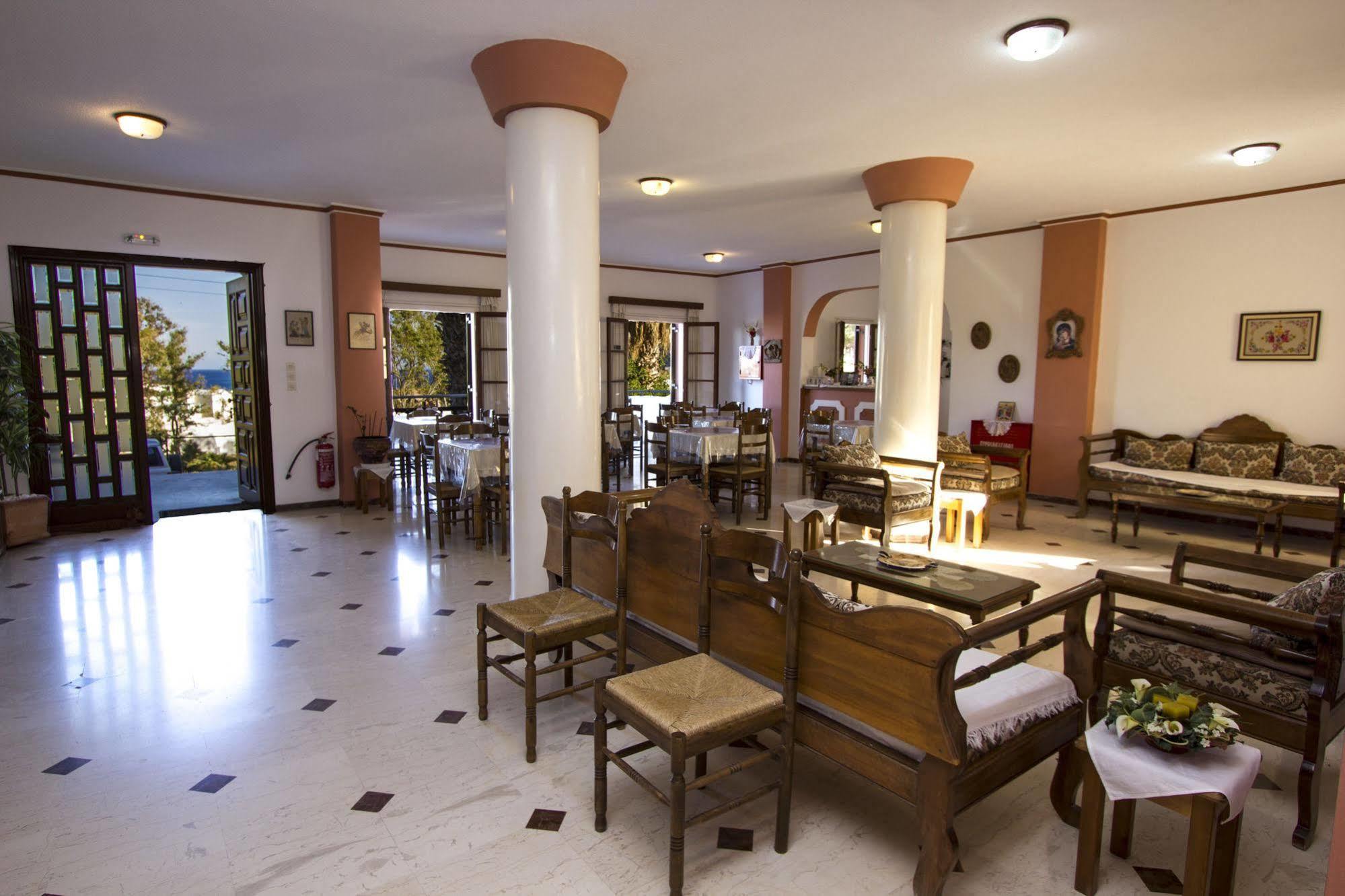Hotel Adonis (Adults Only) Kamári Zewnętrze zdjęcie