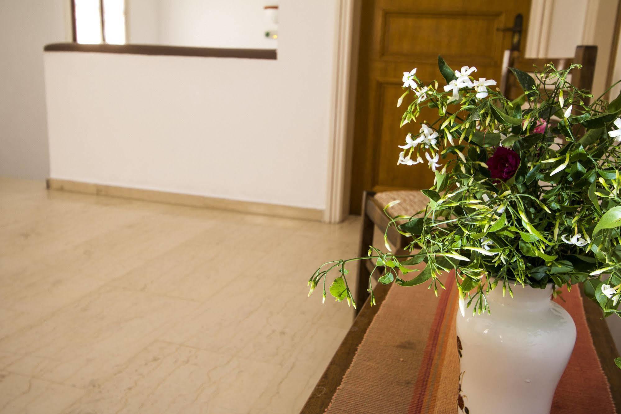 Hotel Adonis (Adults Only) Kamári Zewnętrze zdjęcie